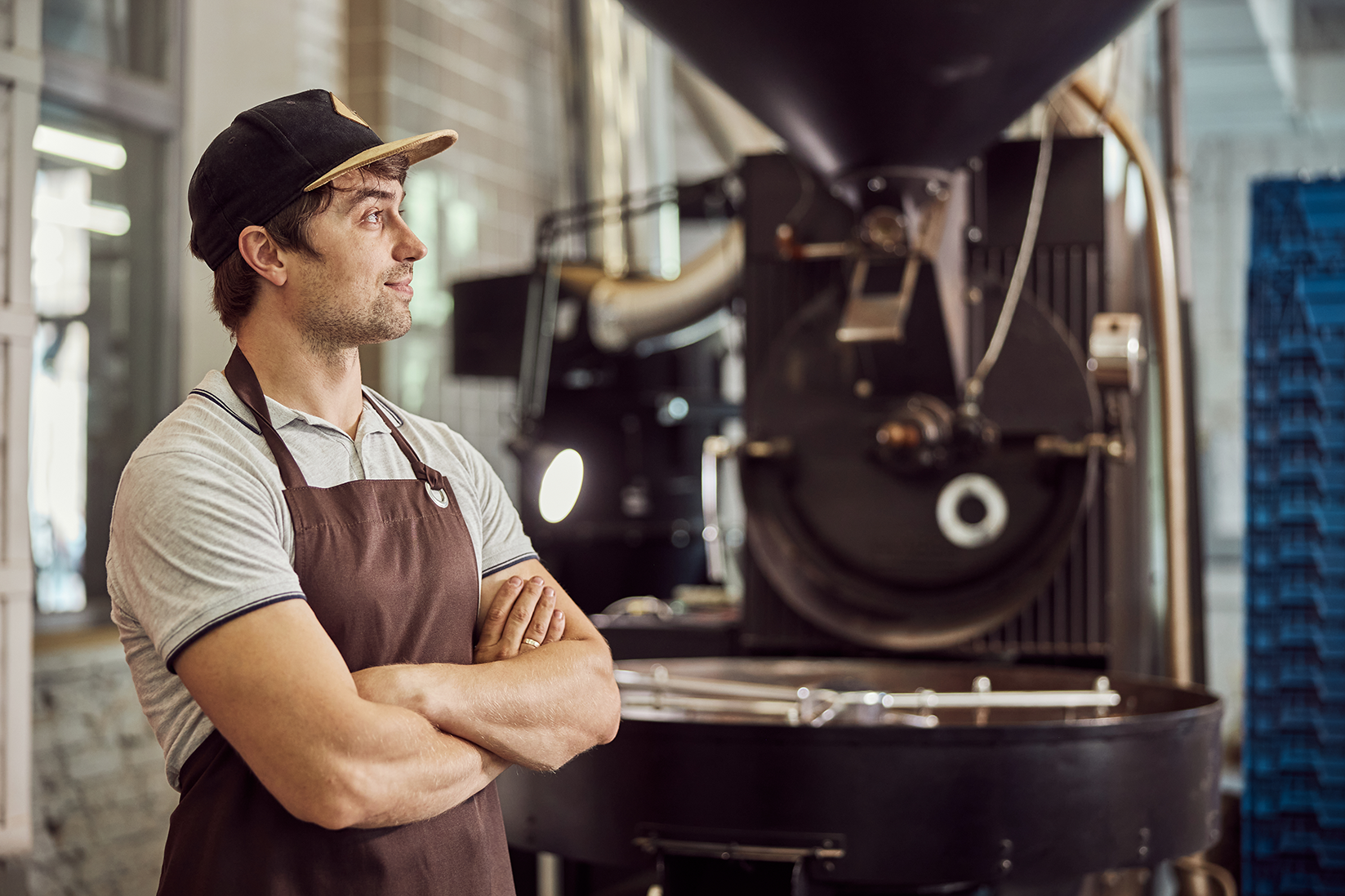 Man drawing a marketing strategy diagram, illustrating step-by-step marketing guidance.